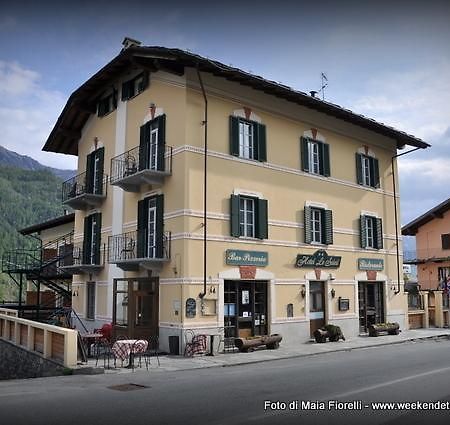 Hotel Le Soleil Challand-Saint-Anselme Buitenkant foto