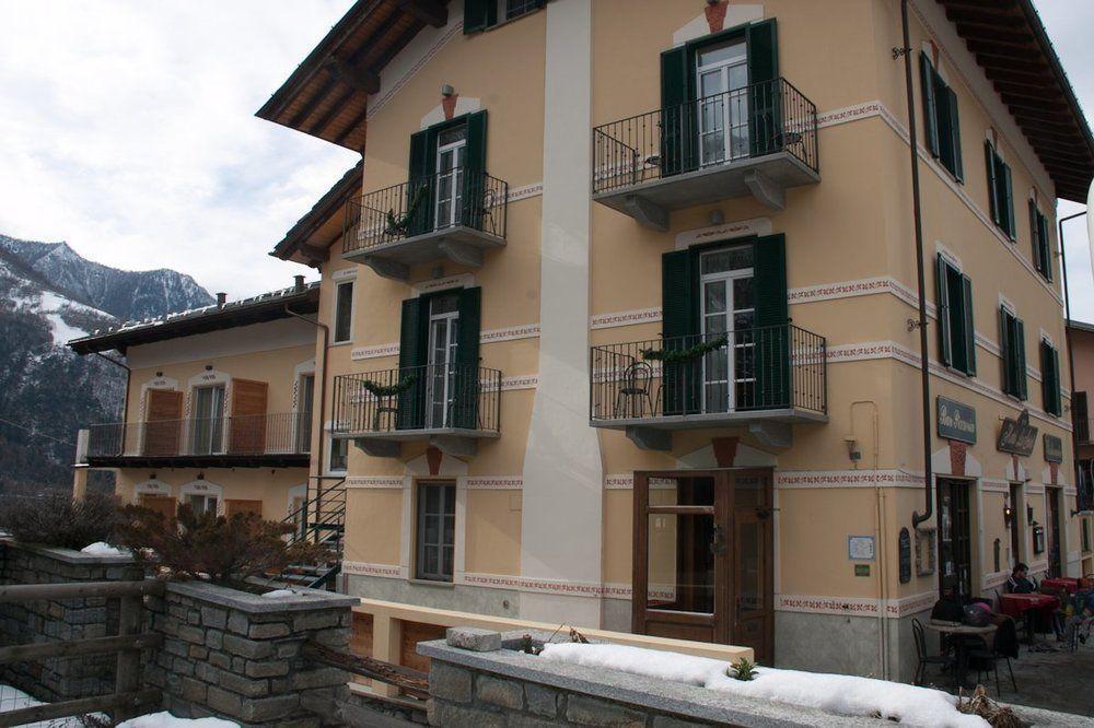 Hotel Le Soleil Challand-Saint-Anselme Buitenkant foto