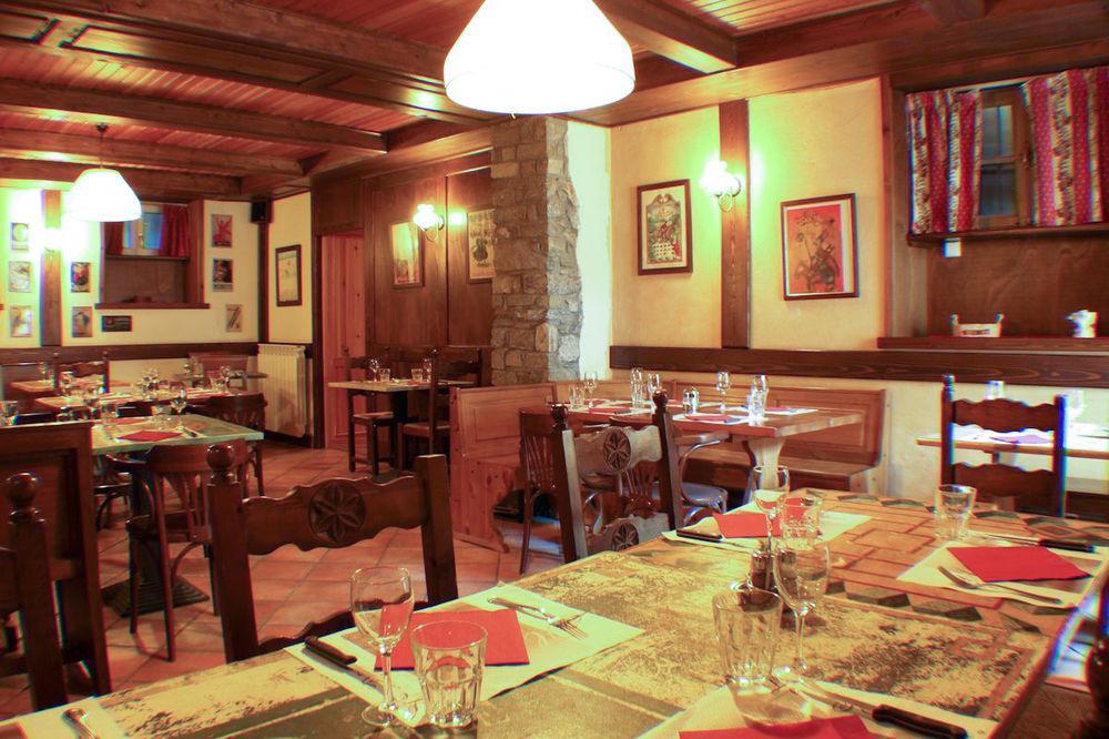 Hotel Le Soleil Challand-Saint-Anselme Buitenkant foto